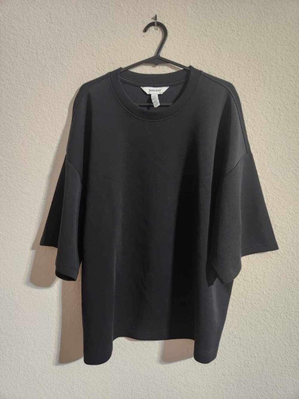 Spanx AirEssentials Relaxed Tee in black size small